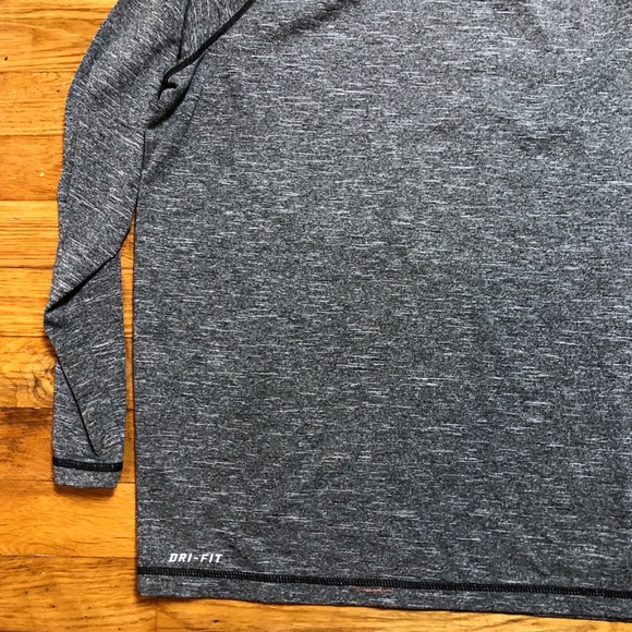 Nike Drifit Performance Men’s Long Sleeve Tee - Picture 3 of 4